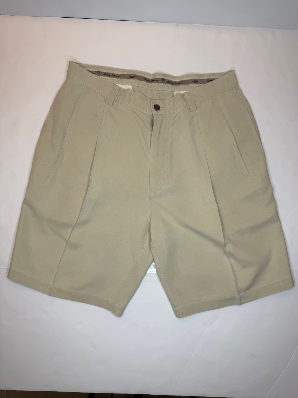 Tommy Bahama Men's Khaki 100% silk Pleated Shorts